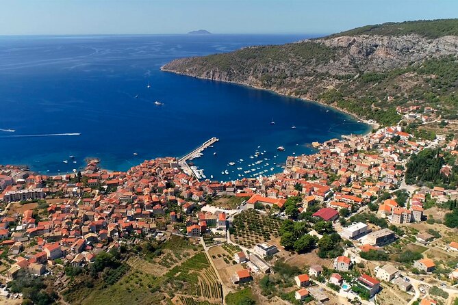Private 4 Caves and KomižA Speedboat Tour From Split - Tickets for Localities and Food