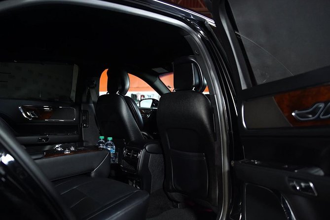 Private 4-Door Lincoln Limo Transfer From or to Chicagoland Airport and Suburbs - Duration and Cancellation Policy