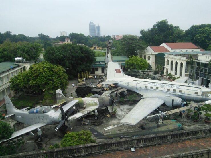 Private 4-Hour Jeep Tour: Hoa Lo Prison & The Downed B-52 - Experience