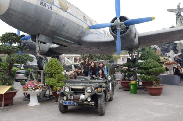 Private 4-Hour Jeep Tour: Hoa Lo Prison & The Downed B-52 - Common Questions