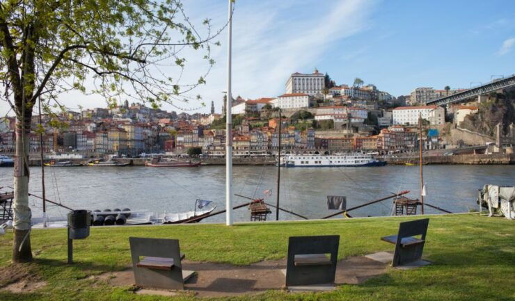 Private 4 Hours Tour of the "Main Monuments" in Oporto - Tour Details