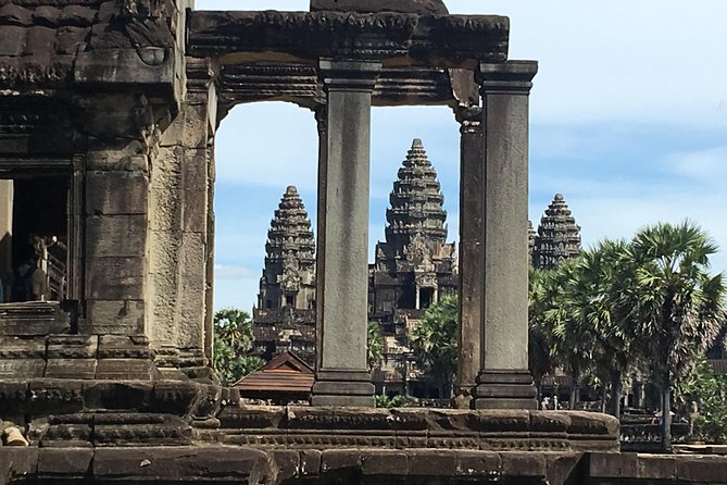 Private 5 Day Siem Reap: Angkor Temples & Floating Village Tour - Tour Guide and Services