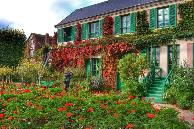 Private 5-Hour Round Transfer to Giverny, Claude Monet Museum From Paris - The Sum Up
