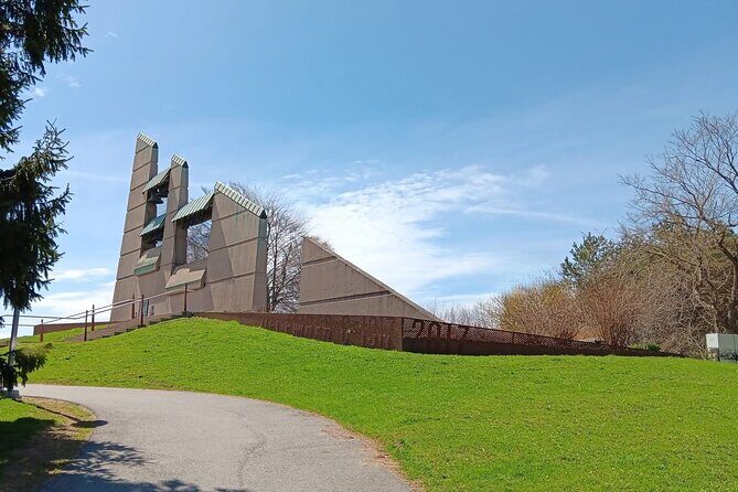 Private 5 Hour Tour to Peggys Cove and Historic Halifax - Is It Worth It?