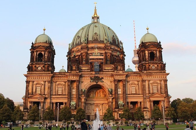 Private 5-hour Walking Tour of Berlins Greatest Stories - Pricing and Reservation Details