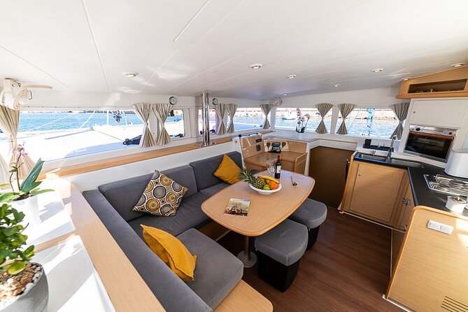 Private 5h Cruise Catamaran Santorini BBQ ,Drinks, Transfer - Common Questions