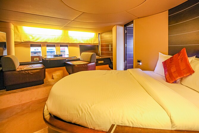 Private 68ft Azimut Yacht Cruise - Common Questions