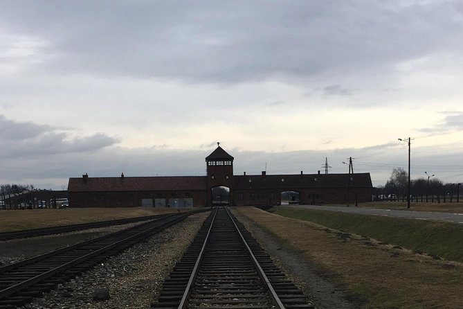 Private 8 Day Memorial Tour: Follow Anne Frank From Amsterdam to Auschwitz - Itinerary