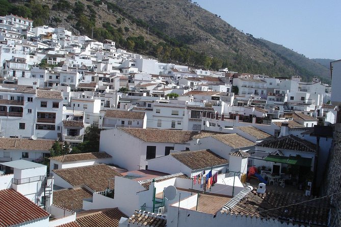 Private 8-Hour Tour to Mijas Marbella and Puerto Banús From Malaga - Puerto Banús - Luxury Harbor
