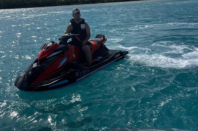 Private 8 Hours Full Day Tour at Bleus - Who Should Consider This Tour?