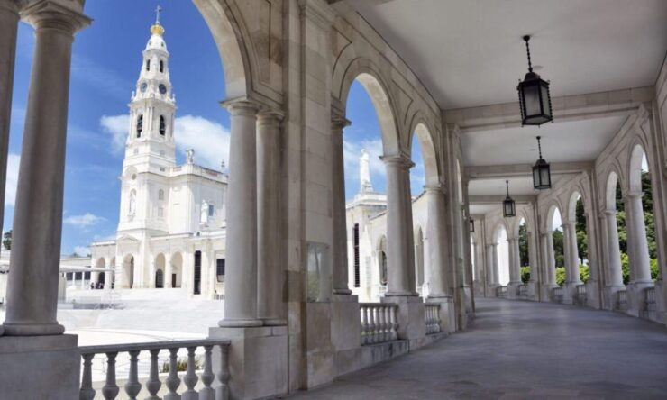 Private 8H Tour to Fátima Batalha and Óbidos From Lisbon - Tour Details