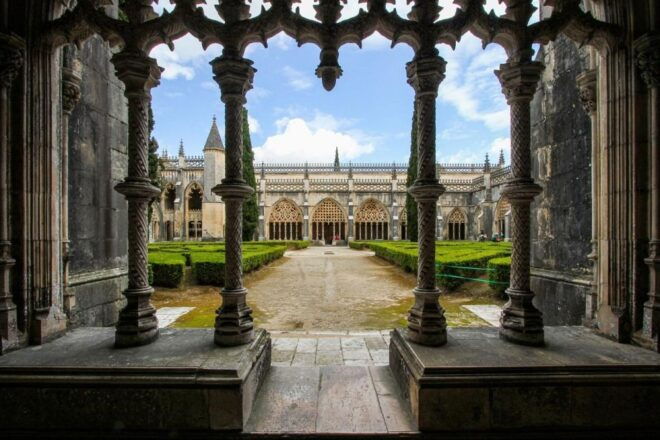 Private 8H Tour to Fátima Batalha and Óbidos From Lisbon - Description