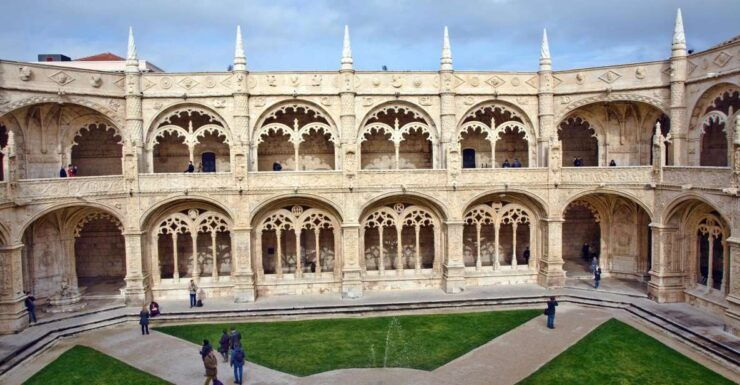 Private 9 Hours Tour of Palaces, Monasteries, and Churches. - Itinerary Stops