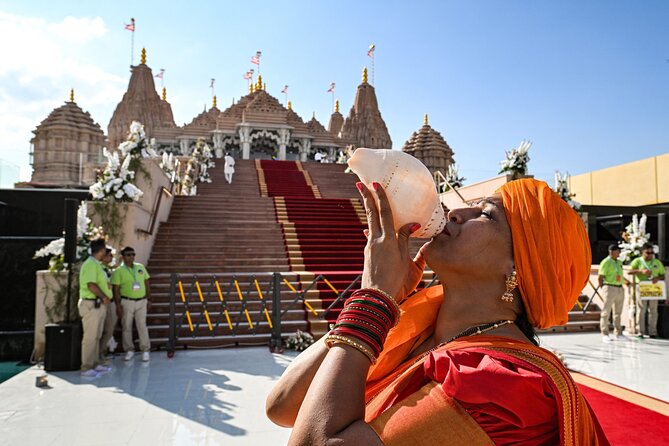 Private Abu Dhabi City Tour With Hindu Temple Visit - Sheikh Zayed Grand Mosque Center