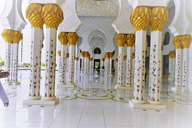 Private Abu Dhabi Sightseeing Tour From Dubai - Expert Tour Guide