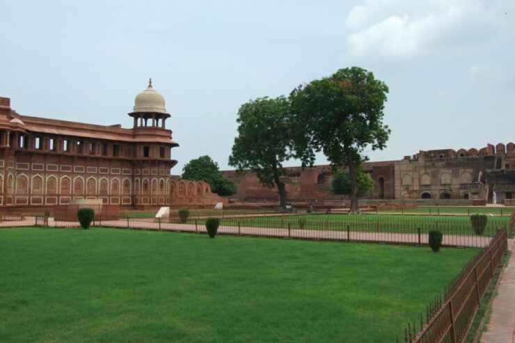 Private Agra Garden Walking Tour With Guide and Transport - Tour Pricing and Duration