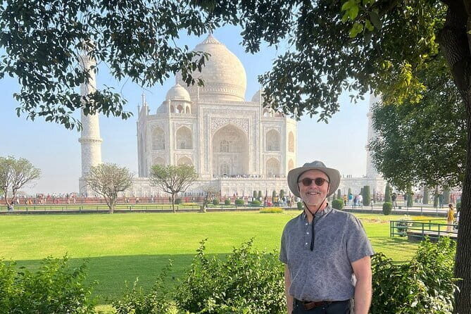 Private Agra Tour to TajMahal from Delhi by Car - Arriving at the Taj Mahal