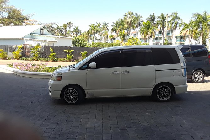 Private Airport Transfer Excellence Oyster Bay - Pricing and Booking Details