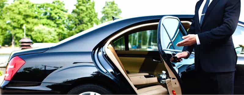 Private Airport Transfer Experience - A name board makes airport arrivals easier