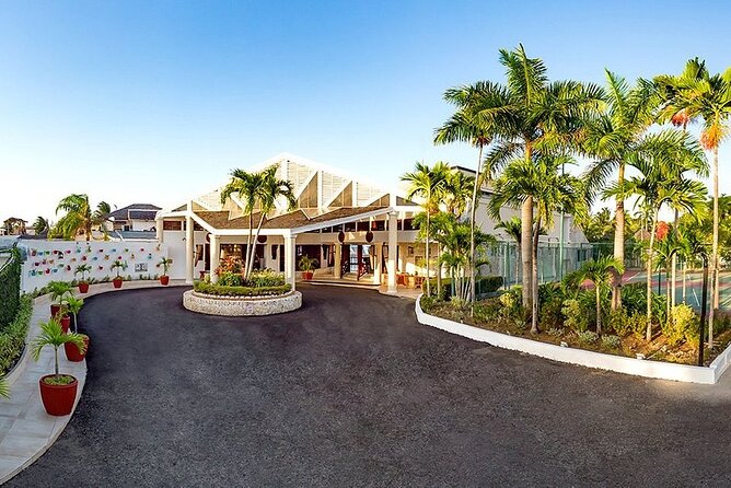 Private Airport Transfer to Royal Decameron Club Caribbean Resort - Inclusions