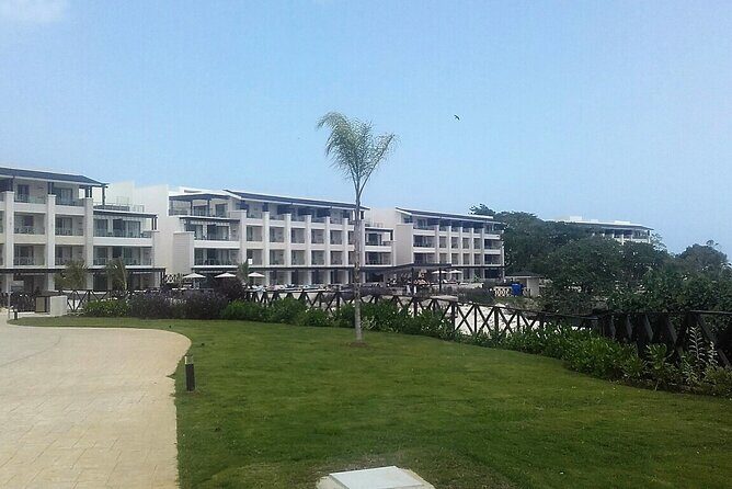 Private Airport Transfer to Royalton Negril Resort - Good To Know