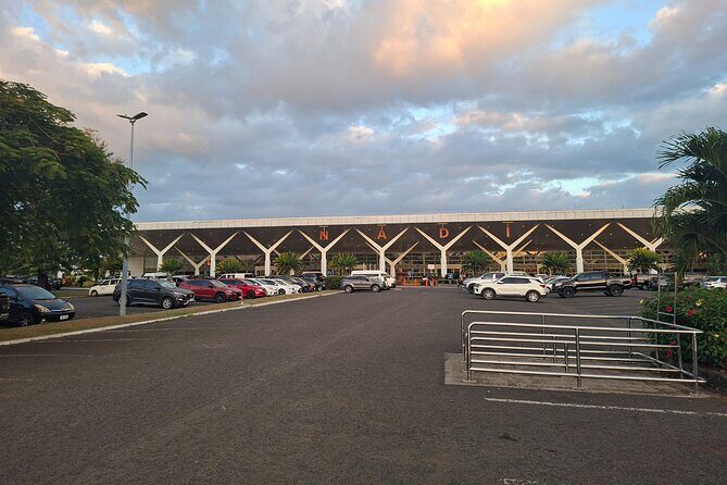 Private Airport Transfer to Shangri-La - Meeting Points and Timing