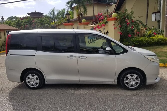 Private Airport Transfer to Tryall Club Resort - Inclusions and Pickup Details