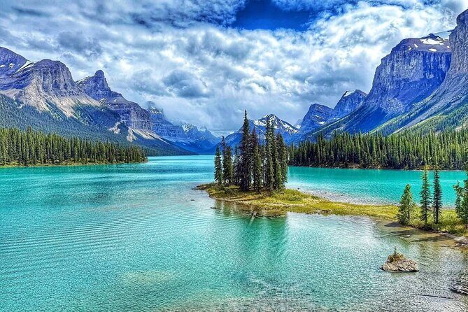 Private and Customizable Transport Airport Pickups and Drop Offs - What to Expect on the Journey