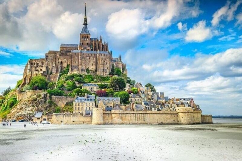 Private and Enchanted Journey Escape to Mont-Saint-Michel - Local Cuisine and Dining Options
