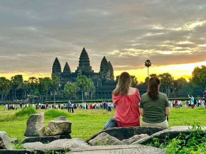 Private Angkor Wat Small Tour By English Speaking-Guide - Exploring the Temples of Angkor: A Thoughtful Review of the Private Small Tour