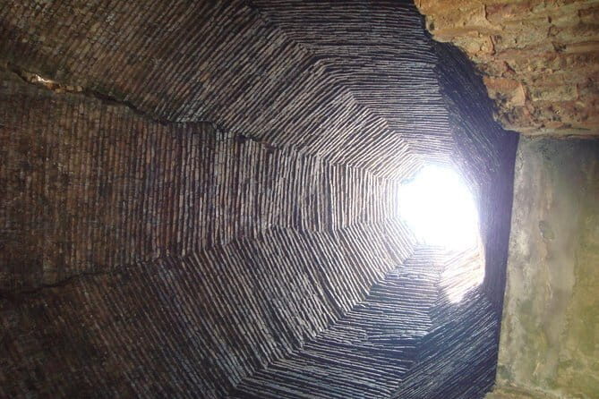 Private Angkor Wat Sunrise Guide Tour include Breakfast and Snack - Crossing the Gates: From Angkor Thom to Ta Prohm