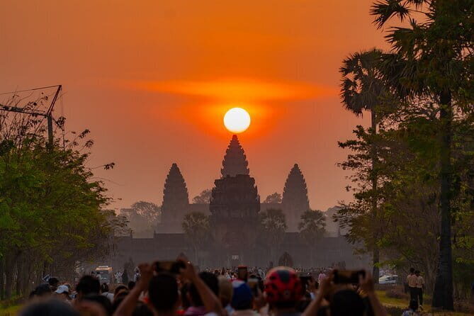 Private Angkor Wat Sunrise Guide Tour include Breakfast and Snack - The Guides Make the Difference