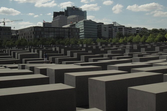 Private Architecture Tour Through New Berlin - Meeting and Pickup