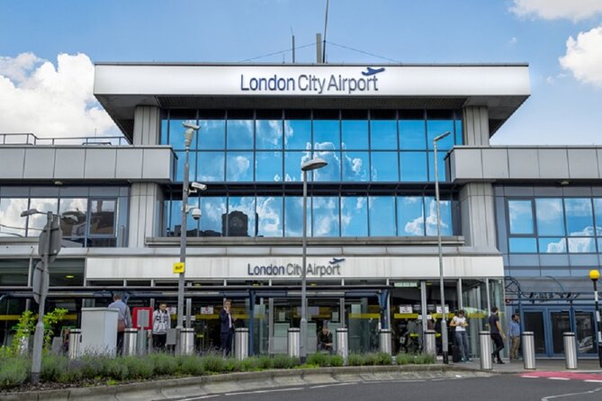Private Arrival or Departure Transfer: London City Airport to Central London - Drop-off Point in London
