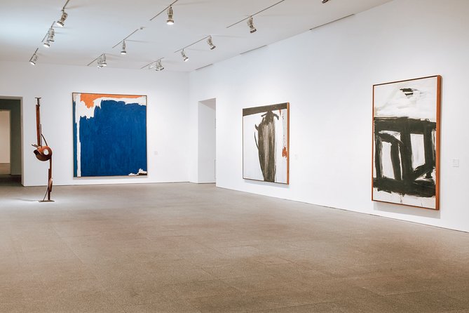 Private Art Tour to Reina Sofía Museum With Local History Expert in Madrid - Meeting Point