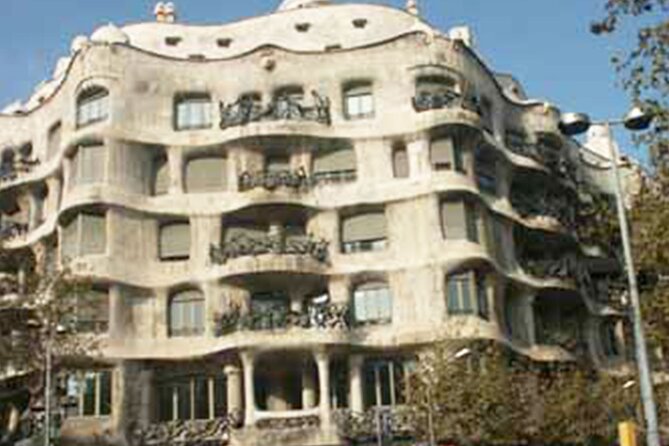 Private Audio Guided Walking Tour in Barcelona - Overview and Features