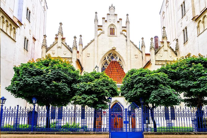 Private Audio Guided Walking Tour in Prague - Meeting and Pickup Details