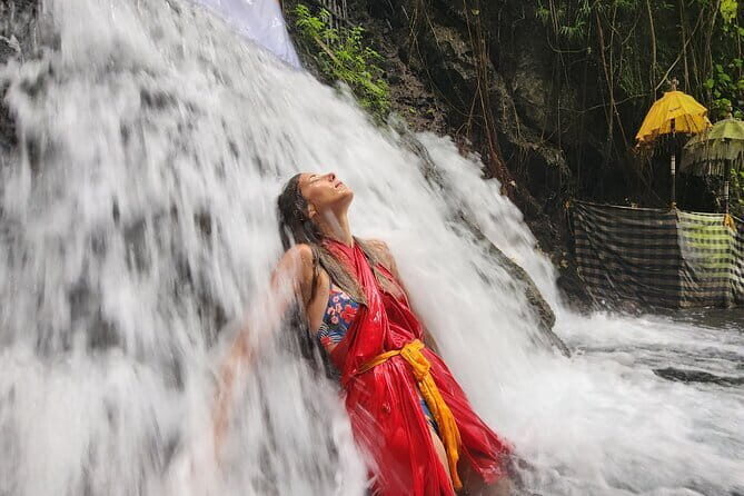 Private Balinese Purification in Holy Water at Temple with Local - Good To Know