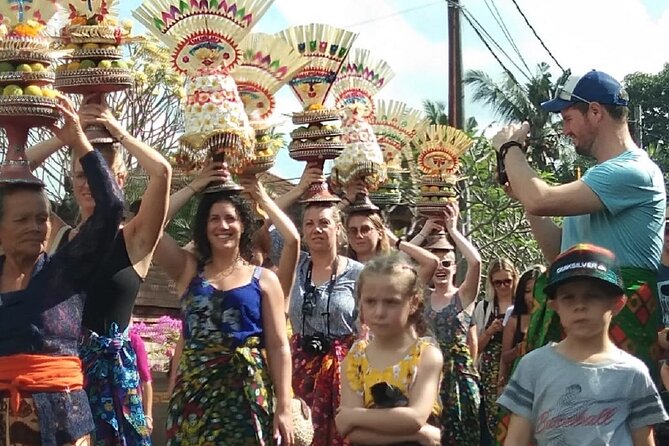 Private Balinese Village and Tanah Lot Temple Cultural Tour - Sacred Tanah Lot Temple