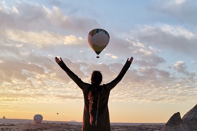 Private Balloon Sunrise Photography Tour in Göreme Love Valley - Photography Equipment Provided