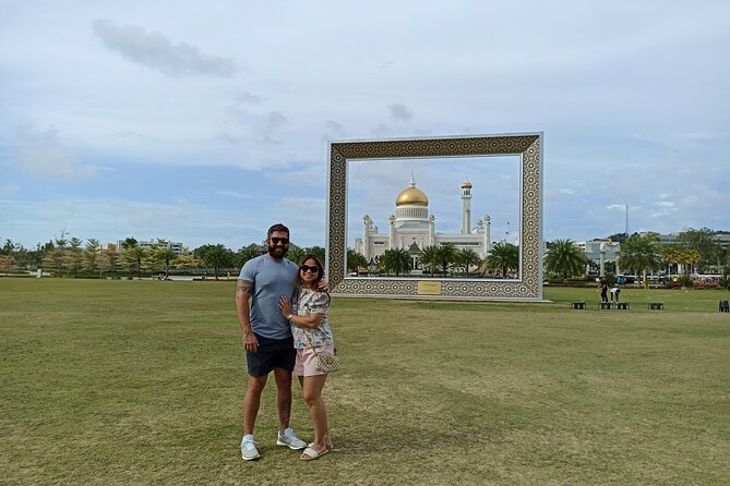 Private Bandar Delight and Water Village Tour - Booking Information
