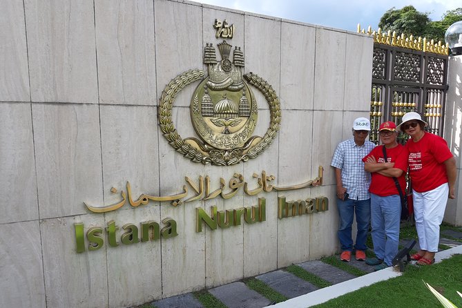 Private Bandar Highlight & Water Village Tour - Inclusions