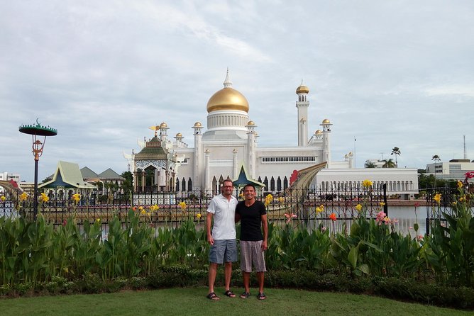Private Bandar Highlight & Water Village Tour - Restrictions