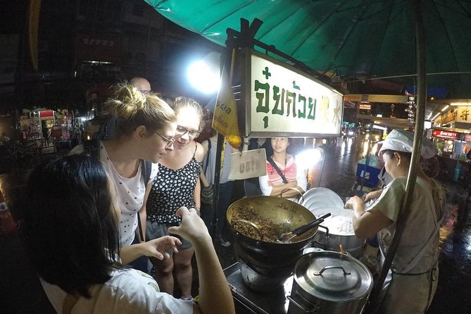 Private - Bangkok TUKTUK Tour by Night Incl. Snack and Cold Drink - Tour Highlights