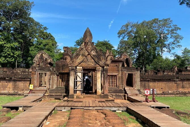 Private Banteay Srei and Roluos Group Temple Tour - A Deep Dive into the Day’s Adventure