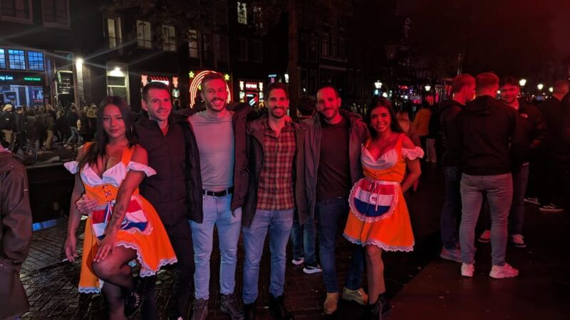 Private Bar Tour with Bar Maid Guide Amsterdam Red Light - Who Should Consider This Tour?