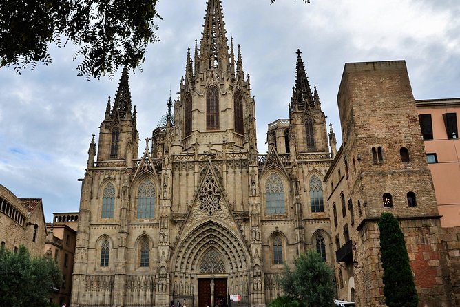 Private Barcelona Old Town and Gothic Quarter Walking Tour - Tour Overview and Highlights