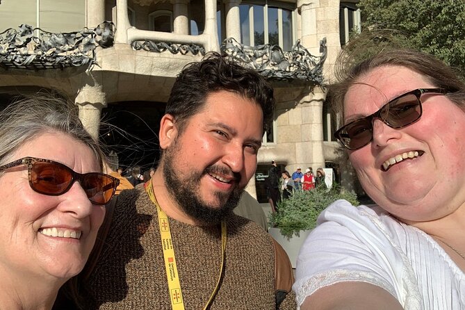 Private Barcelona Tour Sagrada Familia, Park Güell & Casa Milà - Skip-The-Line Access to Sagrada Familia