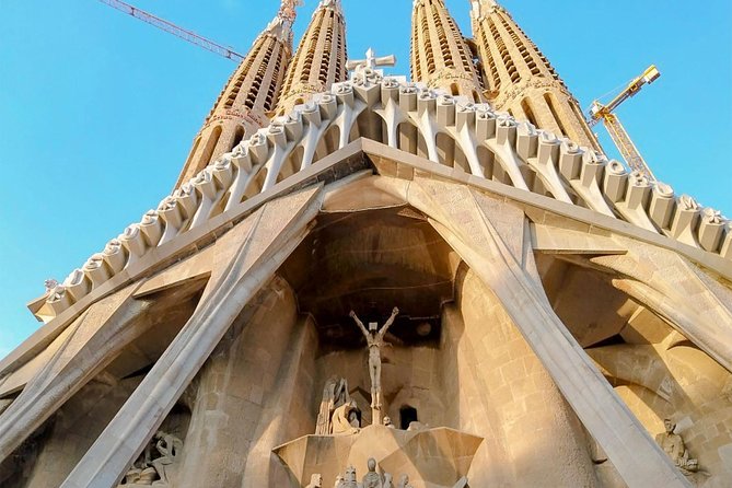Private Barcelona'S Highlights Halfday Tour - Pick up Included - Start Time