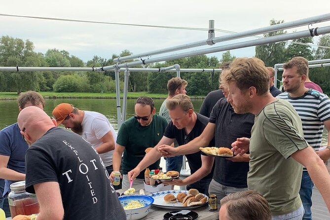Private BBQ Cruise Tour at Lake Paterswoldsemeer With Drinks - Drink Options